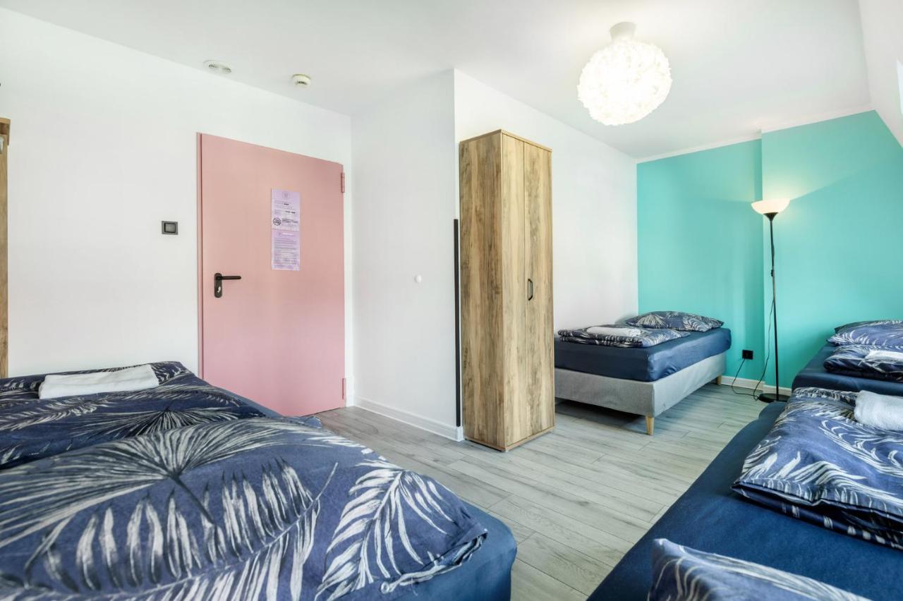 Vice City Hostel Вроцлав Екстериор снимка
