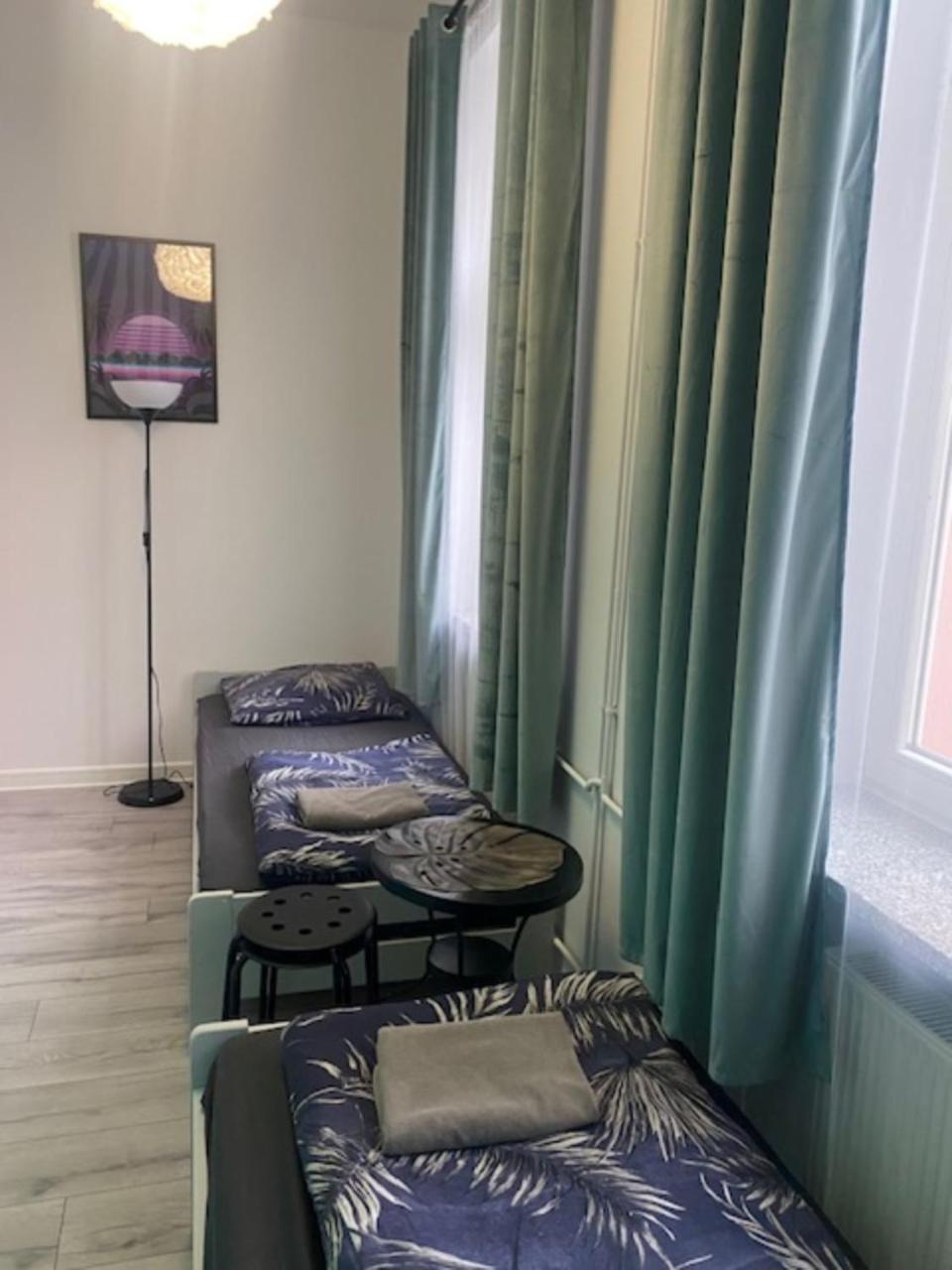 Vice City Hostel Вроцлав Екстериор снимка