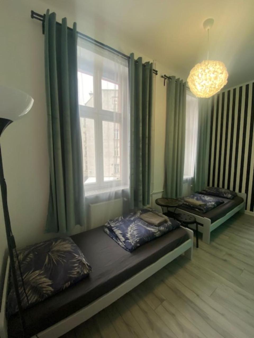 Vice City Hostel Вроцлав Екстериор снимка